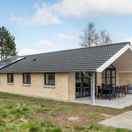 Holiday home 4 Bedroom Gorgeous In Bogo By
