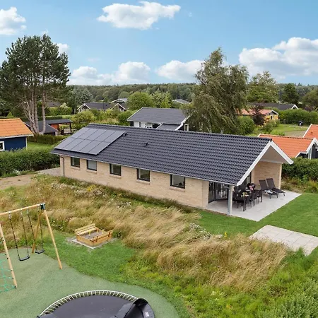 Holiday home 4 Bedroom Gorgeous In *